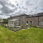 Estatesmen Lodge, Hillside Farm