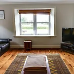 Estatesmen Lodge, Hillside Farm