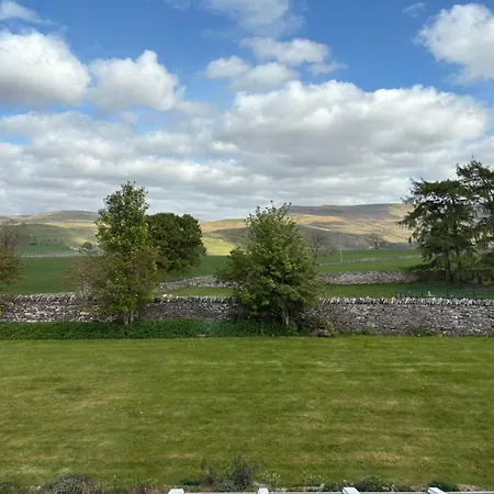Estatesmen Lodge, Hillside Farm