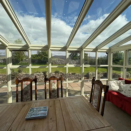Estatesmen Lodge, Hillside Farm