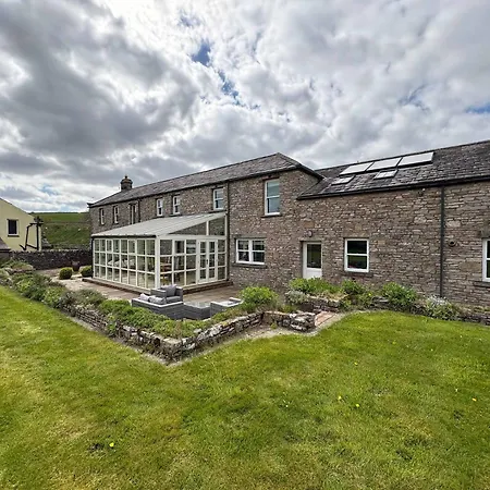 Estatesmen Lodge, Hillside Farm