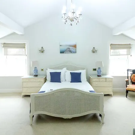 Estatesmen Lodge, Hillside Farm *